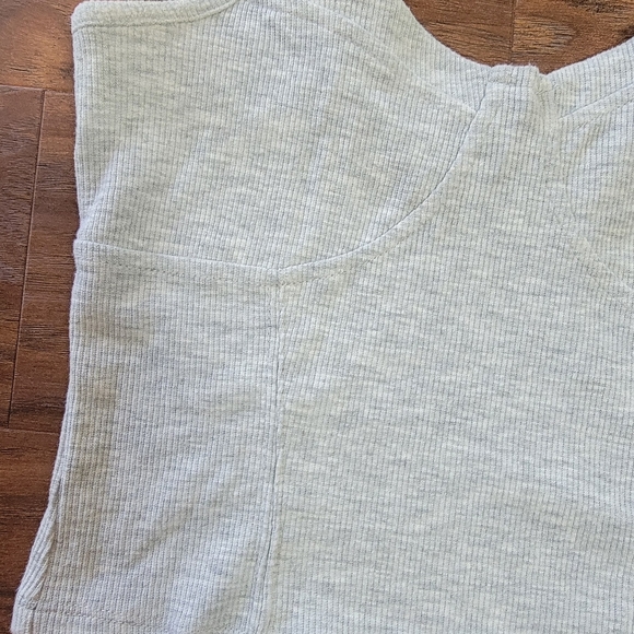 Forever 21 Ribbed Grey Cropped Top Tank Top Size Small - Picture 6 of 8